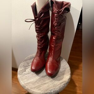 VINTAGE FRANCO SARTO BOOTS!